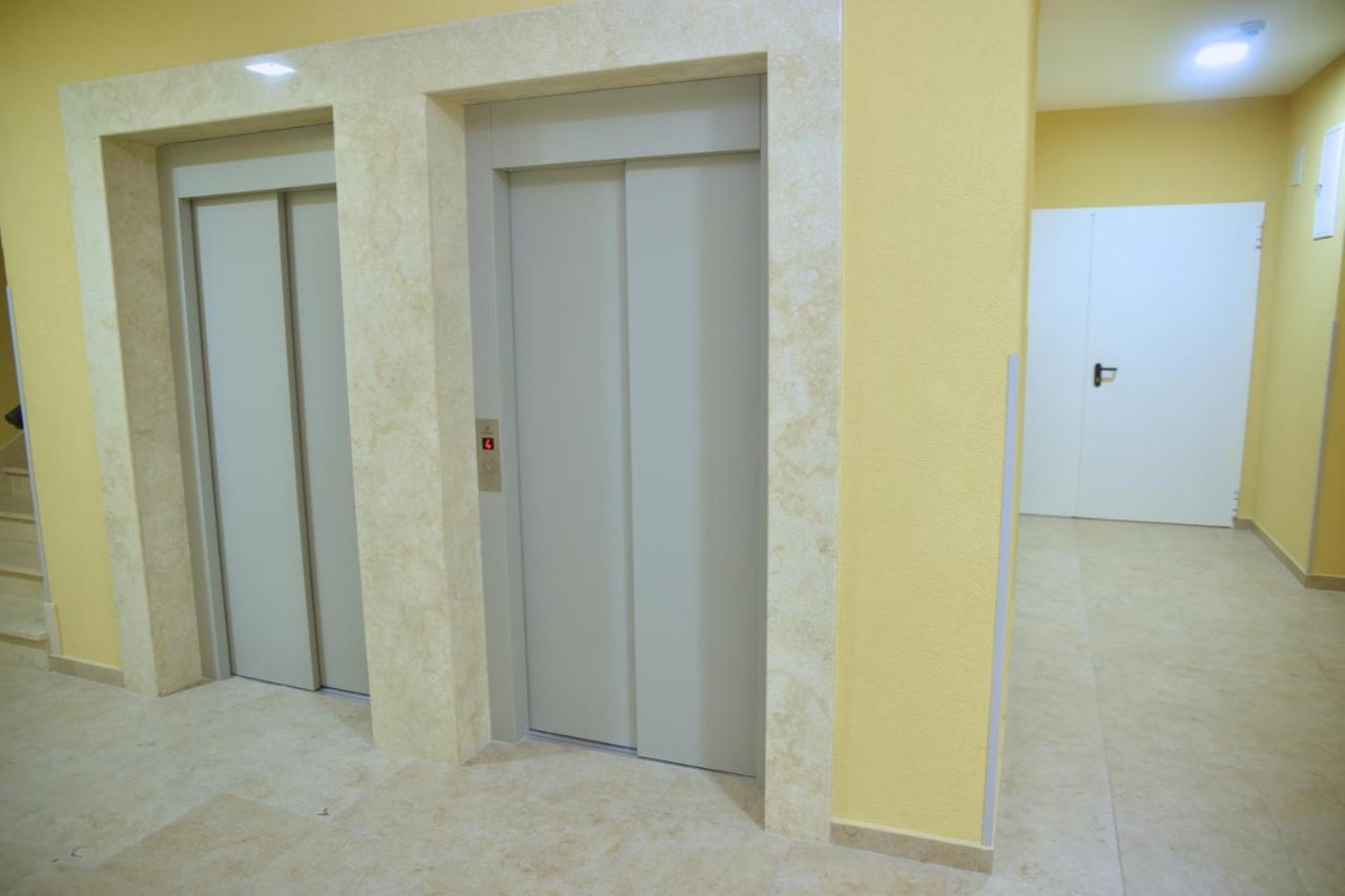 The Main Square Apartments บันยาลูกา ภายนอก รูปภาพ